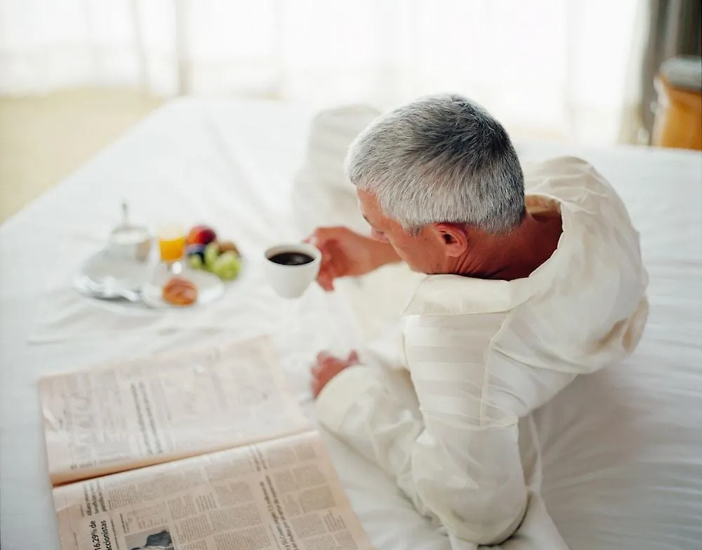 Four Points By Sheraton Production City, Dubai 4*,
